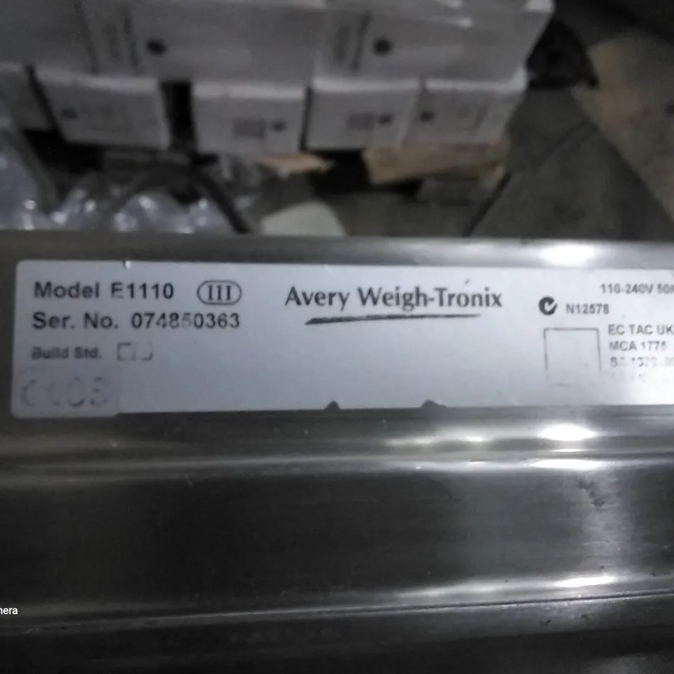 AVERY WEIGH-TRONIX E1110 SCALE