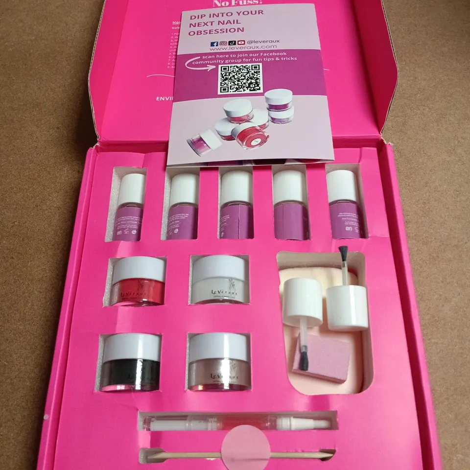 LE VERAUX NAIL CARE SET – MANICURE & PEDICURE KIT