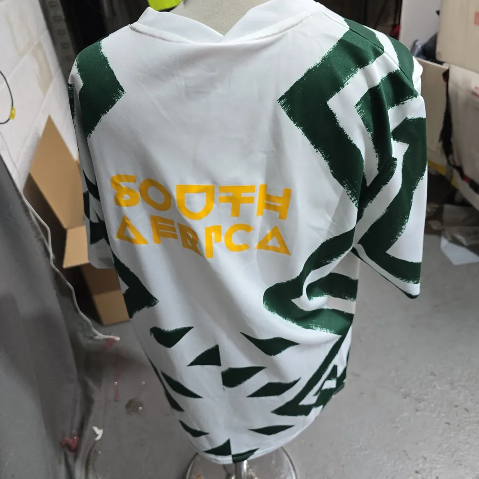 NIKE SOUTH AFRICA FOOTBALL JERSEY – WHITE WITH GREEN GEOMETRIC PATTERN, SIZE L