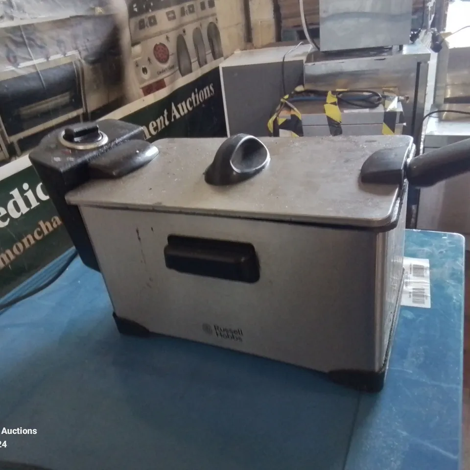 RUSSELL HOBBS STAINLESS STEEL MINI SINGLE NET OIL FRYER 