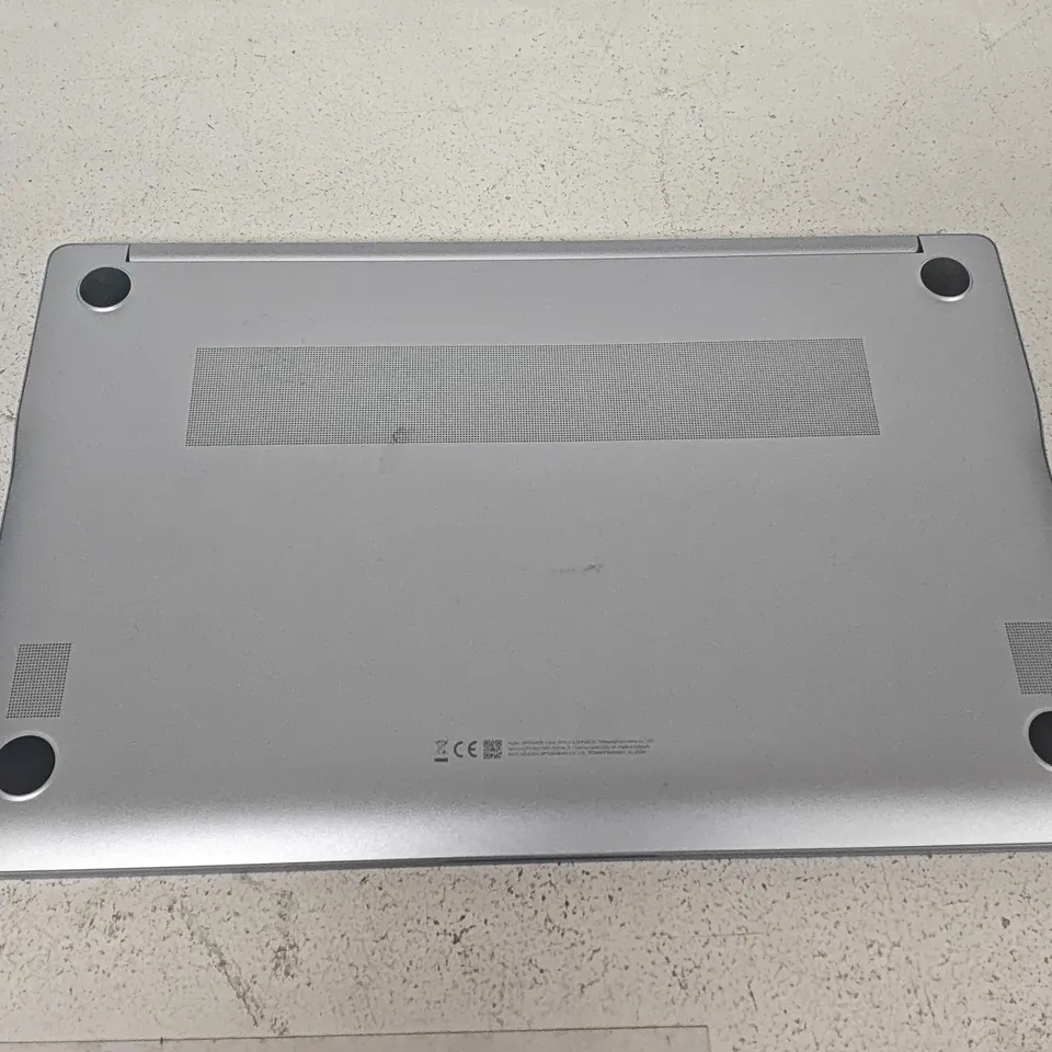 UNBOXED SAMSUNG SNAPDRAGON X LAPTOP IN SILVER - NP750XQB