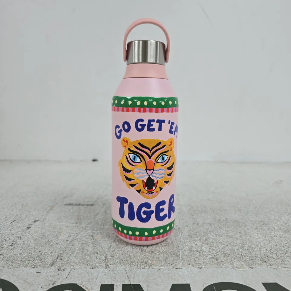 ELEANOR BOWMER X CHILLY'S "GO GET 'EM TIGER" DRINKING BOTTLE