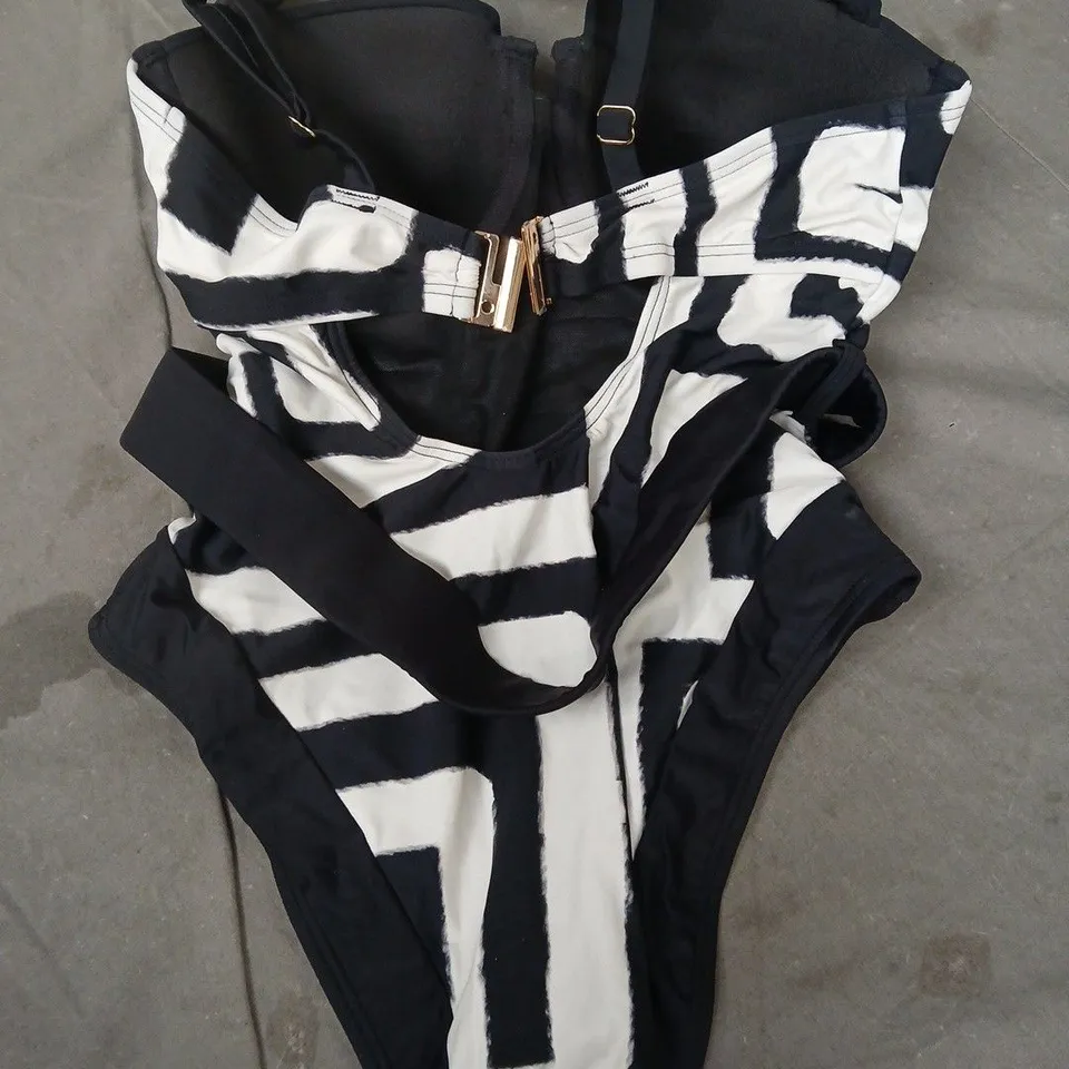 NEW LOOK SERENA ONE PIECE SWIM SUIT - UK 32D