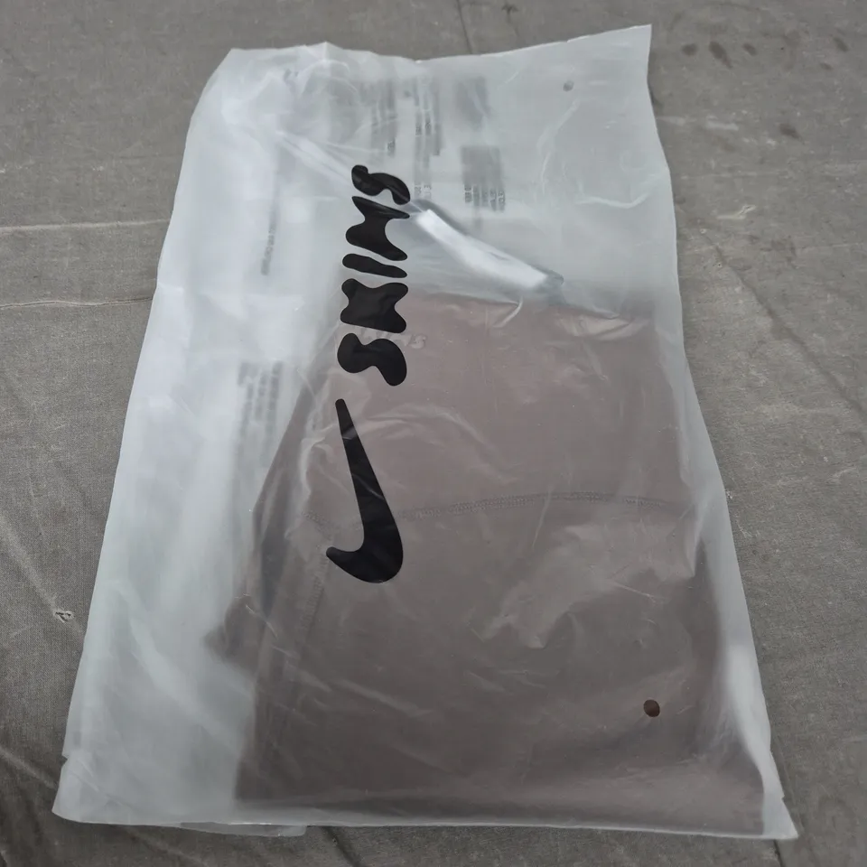 NIKE SKINS MATTE LEGGINGS – DARK SEPIA, XS, 26 INCH INSEAM