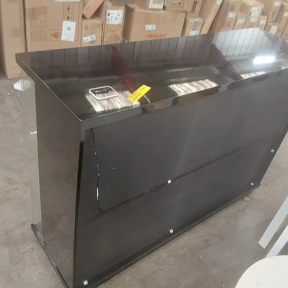 PREMIUM DISPLAY SIDEBOARD WITH TRI-COLOR SENSOR, REMOVABLE GLASS SHELVES AND LOCK COLOUR: BLACK