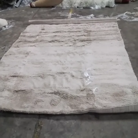 QUALITY DESIGNER AREA RUG - APPROXIMATELY 280X197