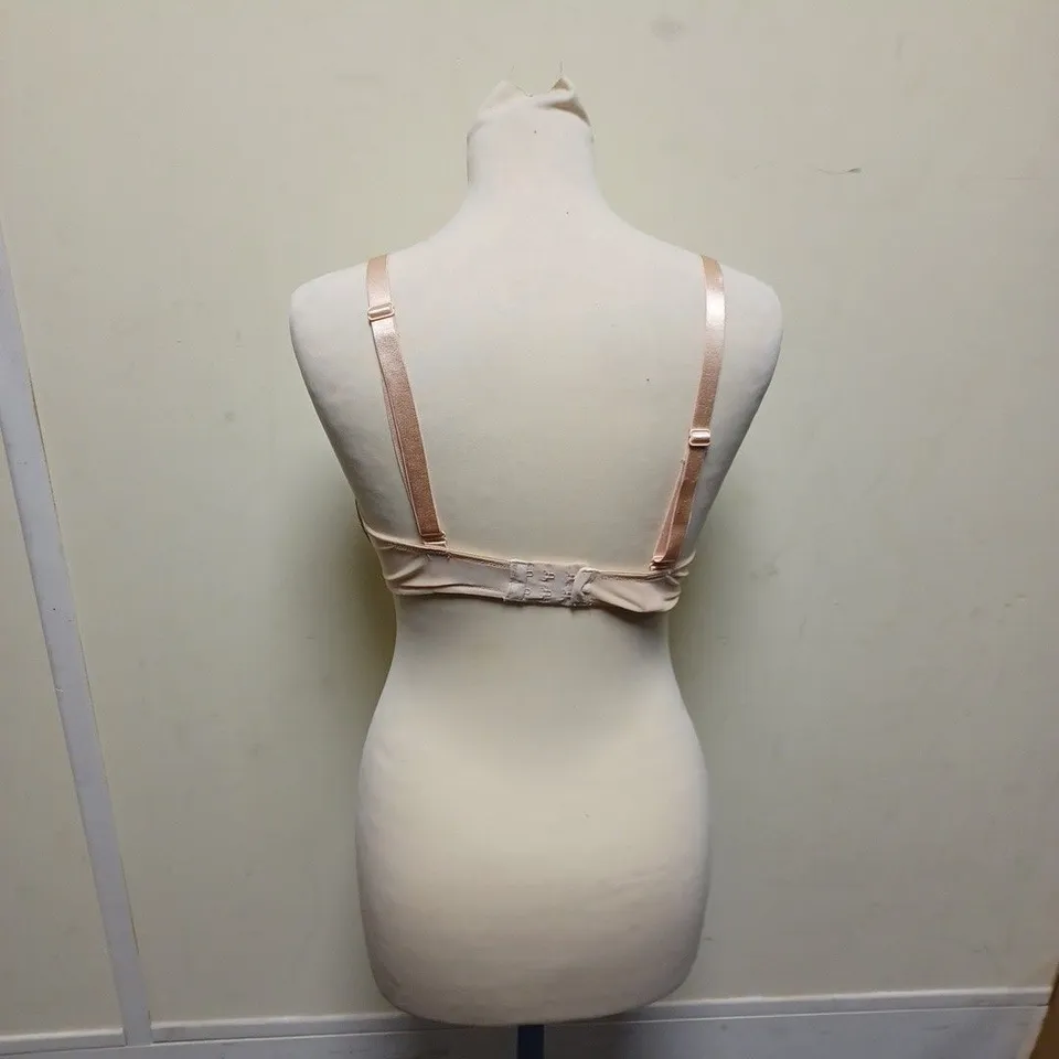 LOT OF 4 BRAS TO INCLUDE NIKE RIVAL PLUS SIZE BRA, VIX GOLD FINISH BURGENDY BRA, AND UK 34DD WONDERBRA ETC. 