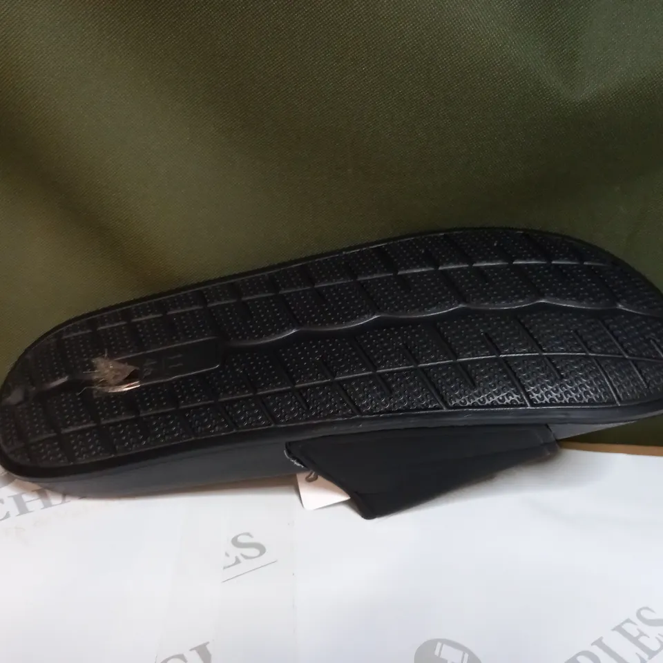 KAPPA AUTHENTIC SLIDERS IN BLACK - 11