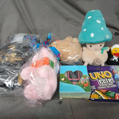 APPROXIMATELY 8 ASSORTED TOYS & GAMES TO INCLUDE LEGO, UNO FLIP, PLUSHES, ETC