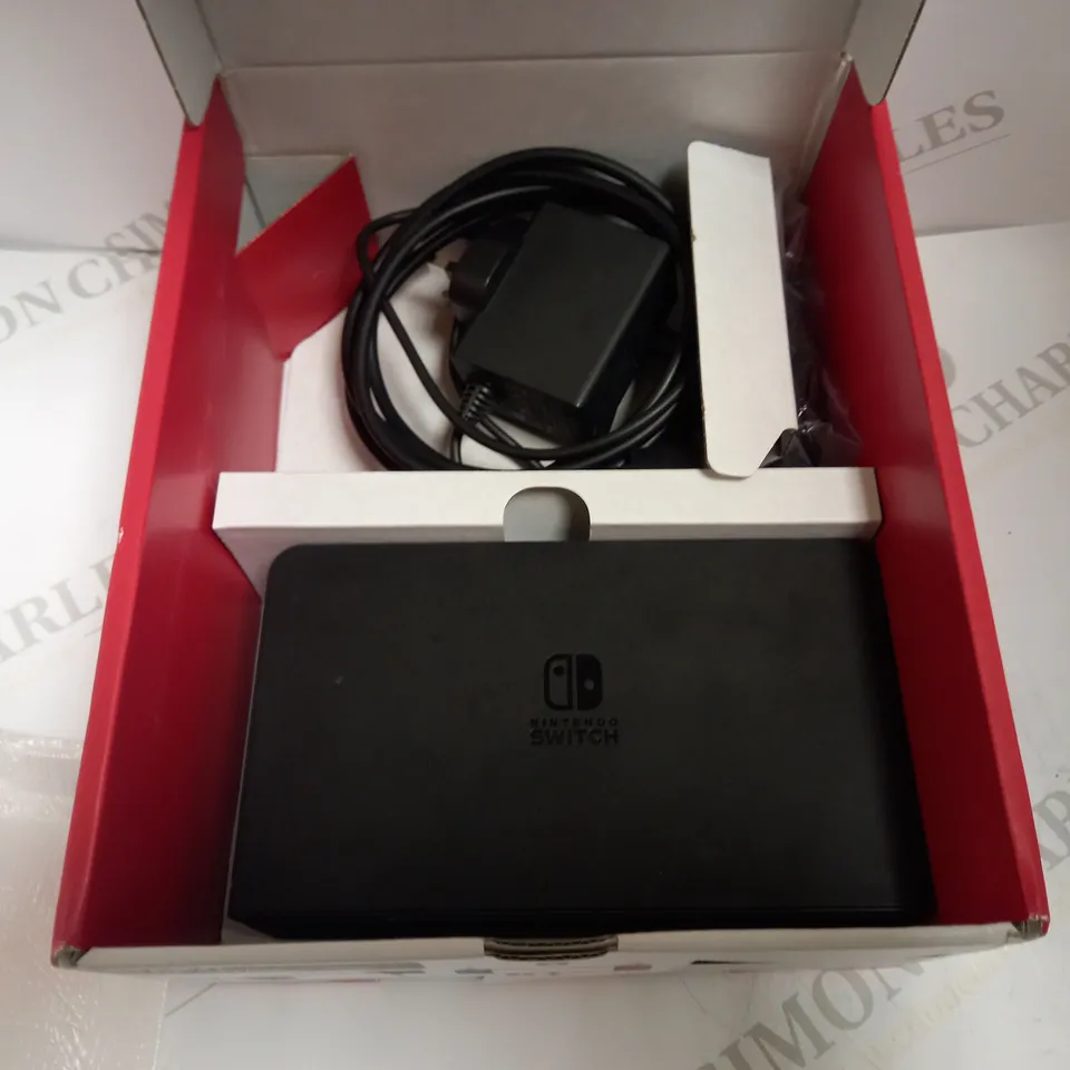 NINTENDO SWITCH OLED MODEL
