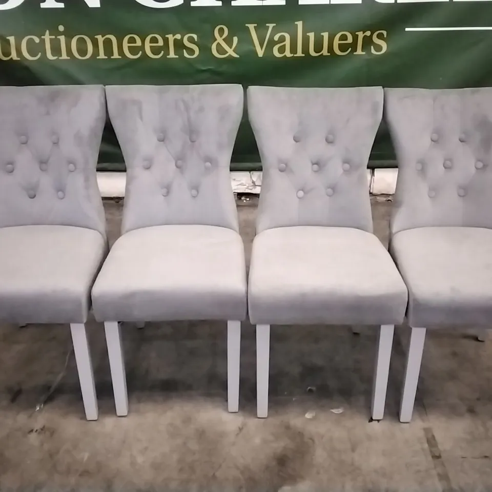 SET OF 4 GREY PLUSH FABRIC BUTTONBACK DINING CHAIRS WI5H GREY WOODEN LEGS