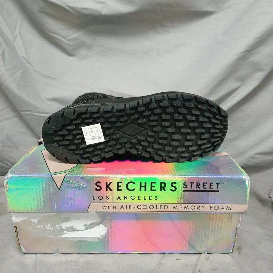 SKECHERS STREET LOS ANGELES BOOTS – BLACK, MEMORY FOAM - SIZE 4