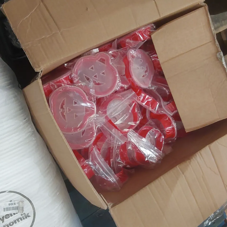 PALLET CONTAINING A LARGE QUANTITY OF CATERING ITEMS INCLUDING: TAKEAWAY TRAYS, LIDS, PLASTIC CUPS ECT