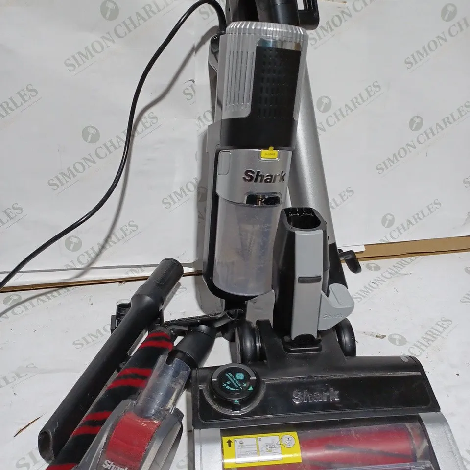 SHARK STRATOS ANTI HAIR WRAP PET PRO VACUUM CLEANER