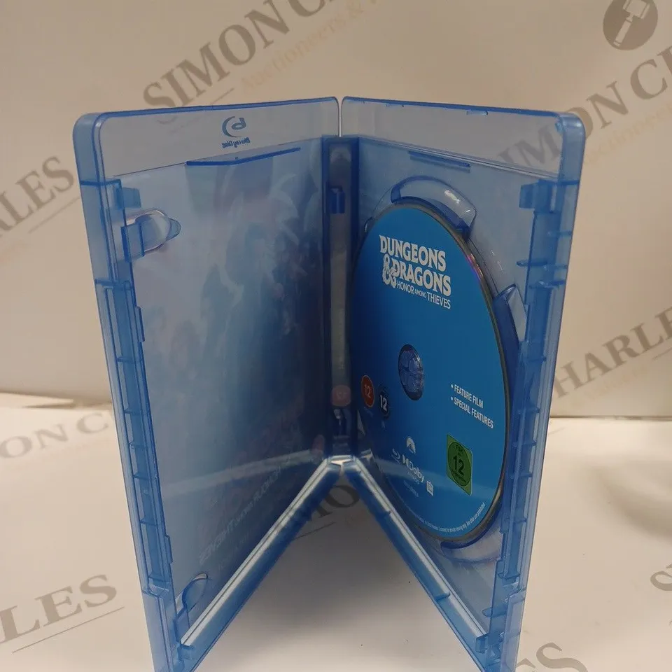 BLU-RAY DUNGEON AND DRAGONS HONOUR AMONG THIEVES DVD. 