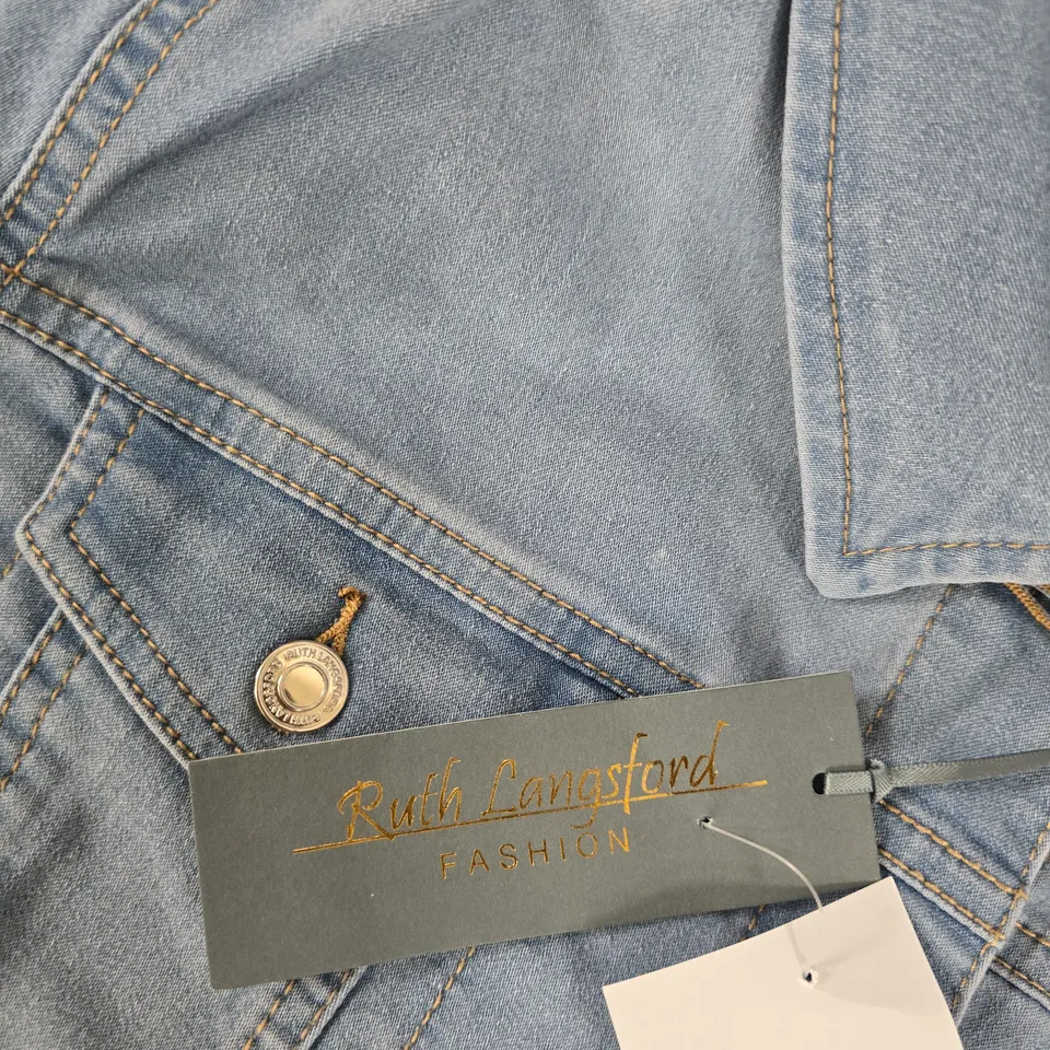 RUTH LANGSFORD FASHION LIGHT-WASH DENIM JACKET, UK 14 (US 10)