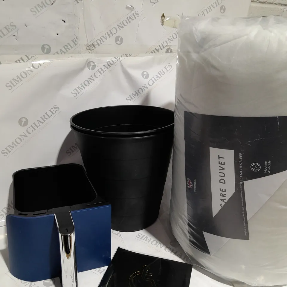 BOX OF APPROXIMATELY 10 ASSORTED ITEMS TO INCLUDE DOUBLE DUVET, PLANT POT, DISABLED BADGE ETC