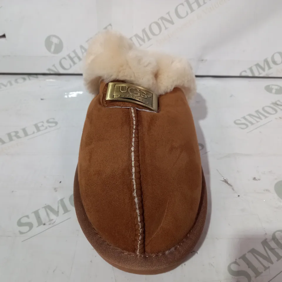 BOXED PAIR OF UGG FAU FUR LINED SLIPPERS IN BROWN EU SIZE 40