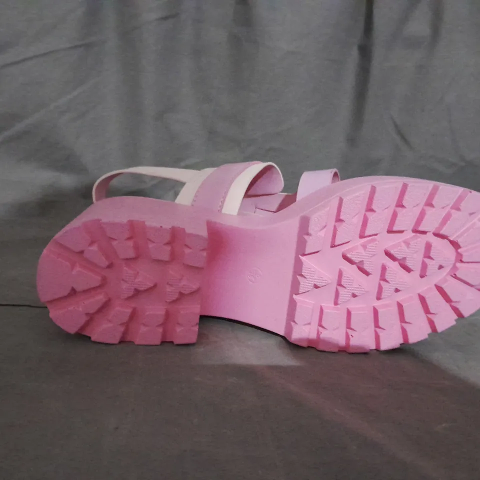 PAIR OF KOI SUGAR SEASON CHUNKY BUCKLE SANDALS SIZE 5