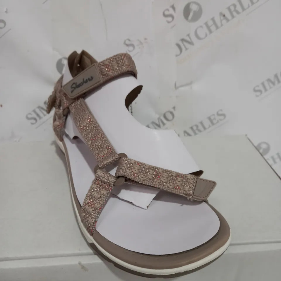 SKECHERS TAN STRAPPED SANDALS SIZE 8