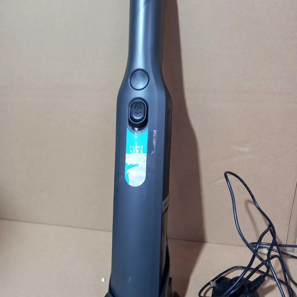 SHARK CORDLESS HANDHELD VACUUM CLEANER