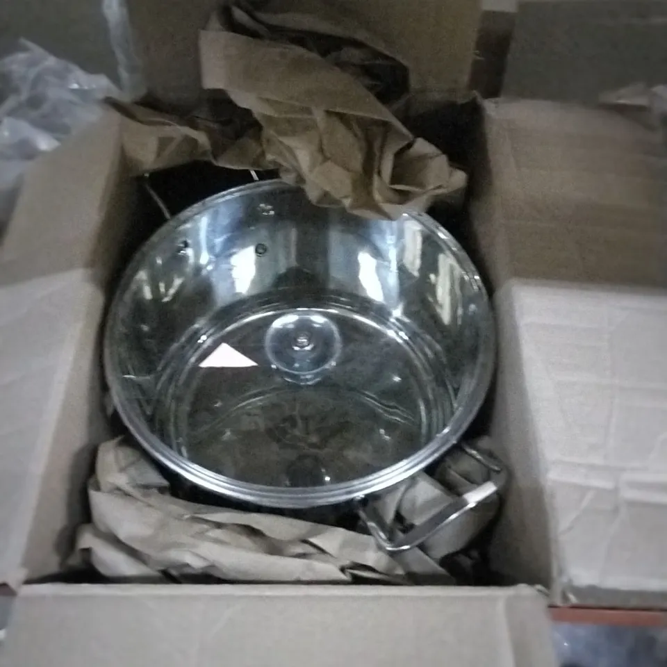 BOXED AMAZON BASICS STAINLESS STEEL POT 