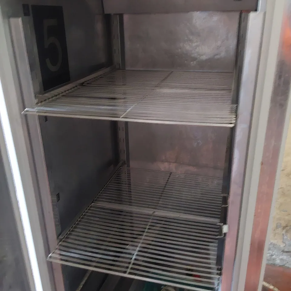 COMMERCIAL TALL SINGLE DOOR FRIDGE