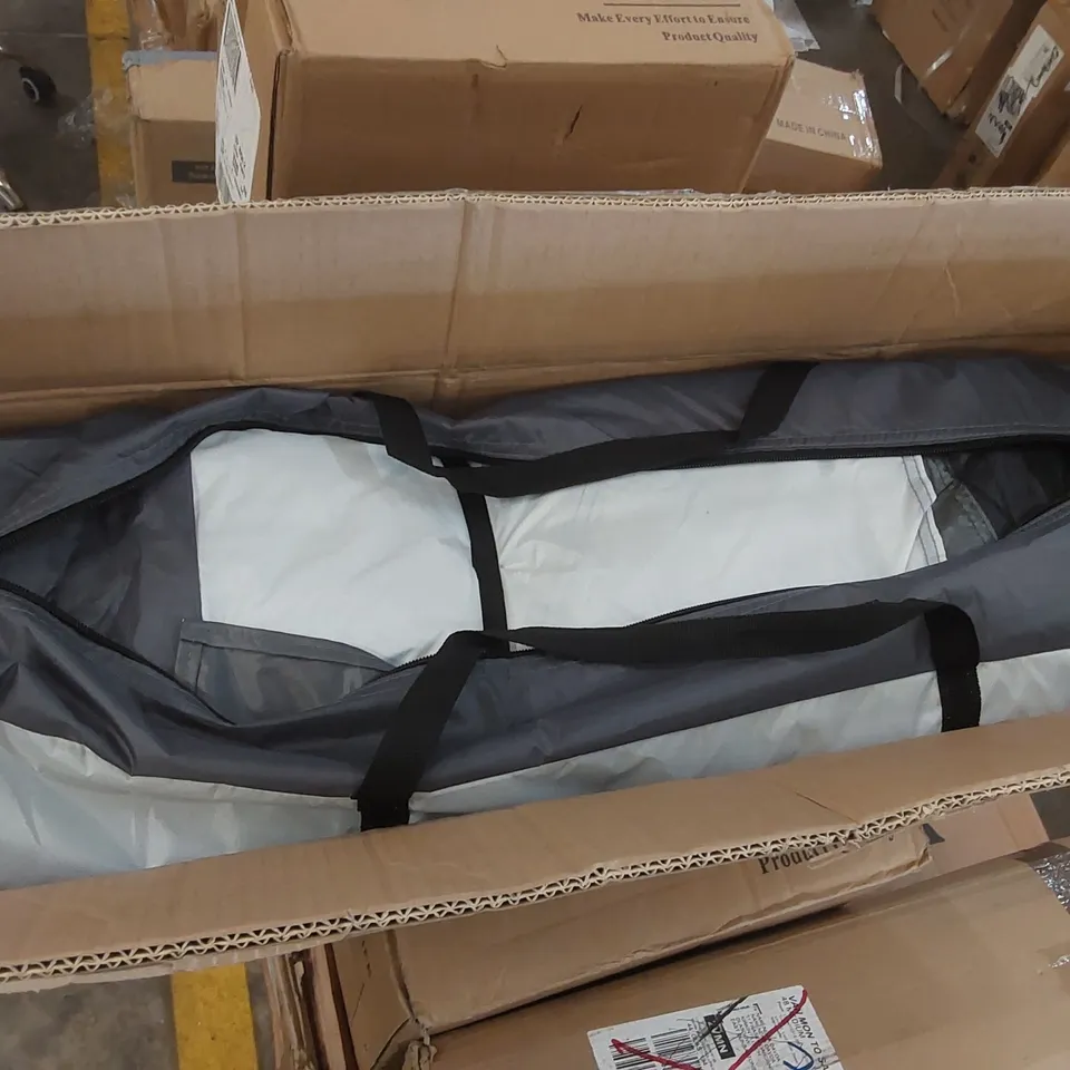 BOXED BEACH TENT WITH CARRY BAG 