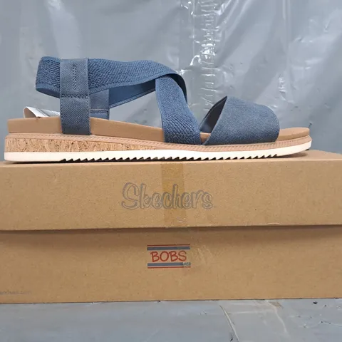 BOXED PAIR OF BOBS FROM SKECHERS OPEN TOE SANDALS IN NAVY SIZE UK 7