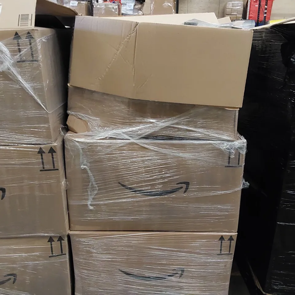 PALLET OF ASSORTED ITEMS INCLUDING: TAMBOURINES, SKIPPING ROPE, GLASS PHONE SCREEN PROTECTOR, PHONE CASE, ROMANTIC CARD GAME, TWEEZERS,DOG TOY, ARTIFICIAL GRASS MAT, HALLOWEEN PHOTO BOOTH FRAME