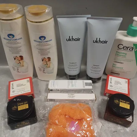 APPROX 12 ASSORTED BEAUTY PRODUCTS TO INCLUDE CERA VE FOAMING CLEANSER, UK HAIR SHAMPOO, GRUUM MOISTURE MASSAGE BAR, ETC 