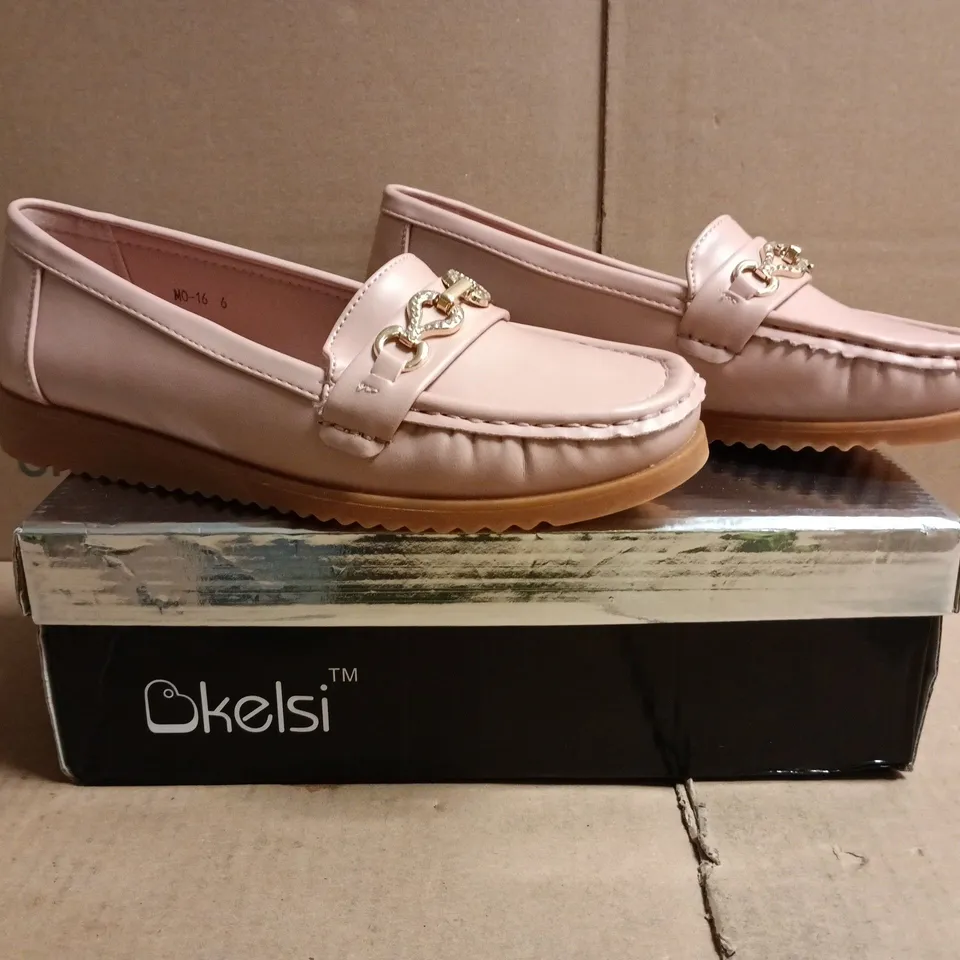 BOXED PAIR OF KELSI LOAFERS IN PINK SIZE 6
