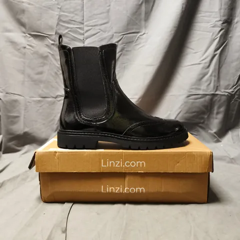 BOXED PAIR OF LINZI ANKLE BOOTS IN BLACK SIZE UK 7
