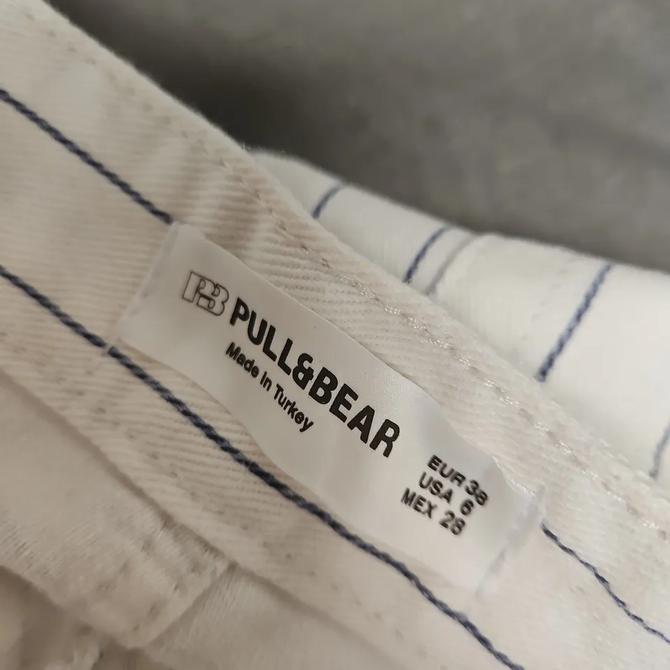 PULL&BEAR WOMEN'S WHITE PINSTRIPE TROUSERS – EU 38 