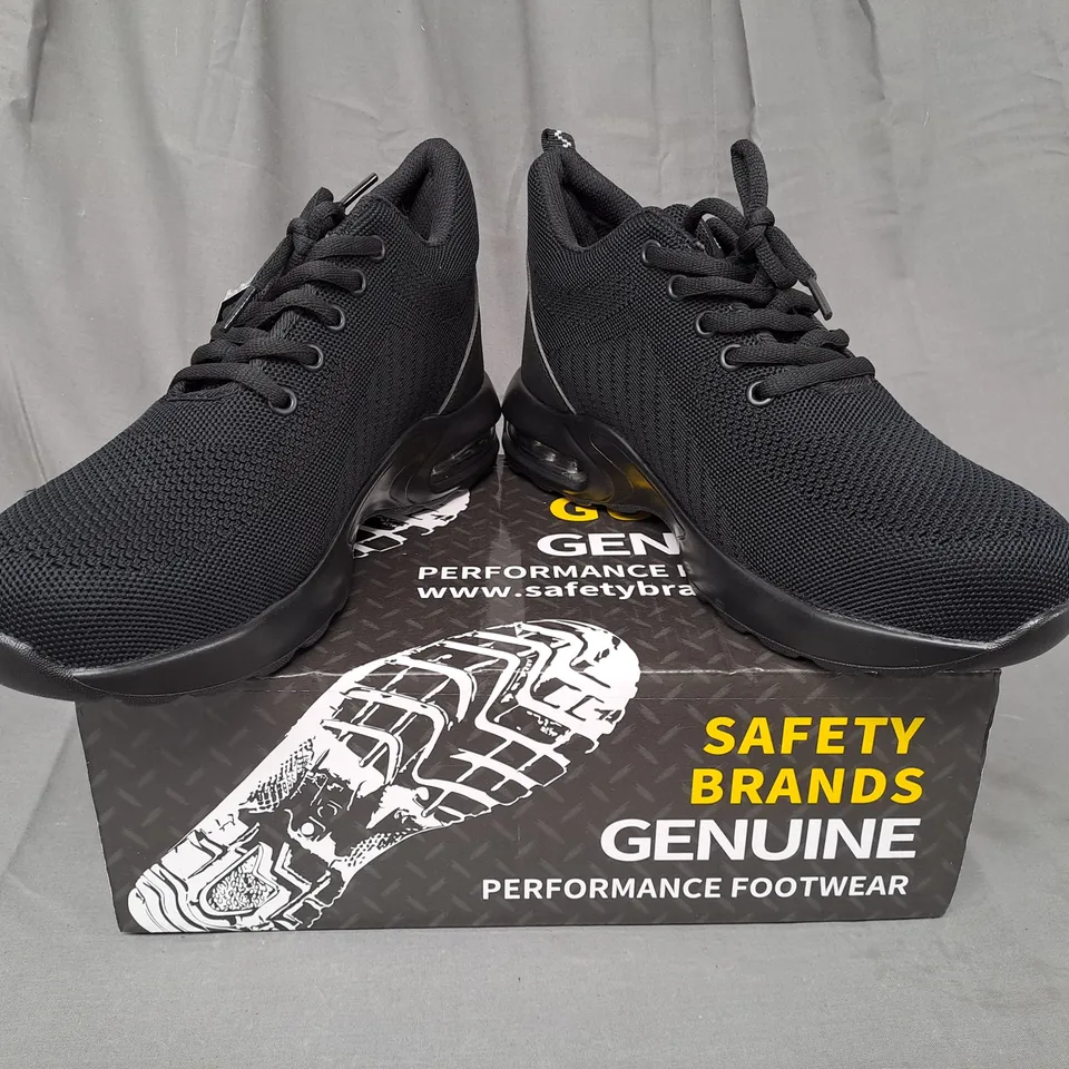 BOXED PAIR OF GUYISA SAFETY SHOES IN BLACK UK SIZE 8