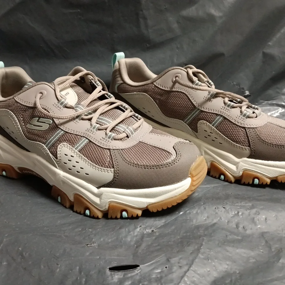 BOXED PAIR OF SKECHERS TRAINERS IN TAUPE/LIGHT BLUE SIZE UK 5