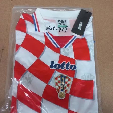 CROATIA FOOTBALL SHIRT – RED & WHITE CHEQUERED, HNS CREST
