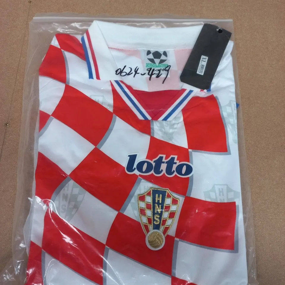 CROATIA FOOTBALL SHIRT – RED & WHITE CHEQUERED, HNS CREST