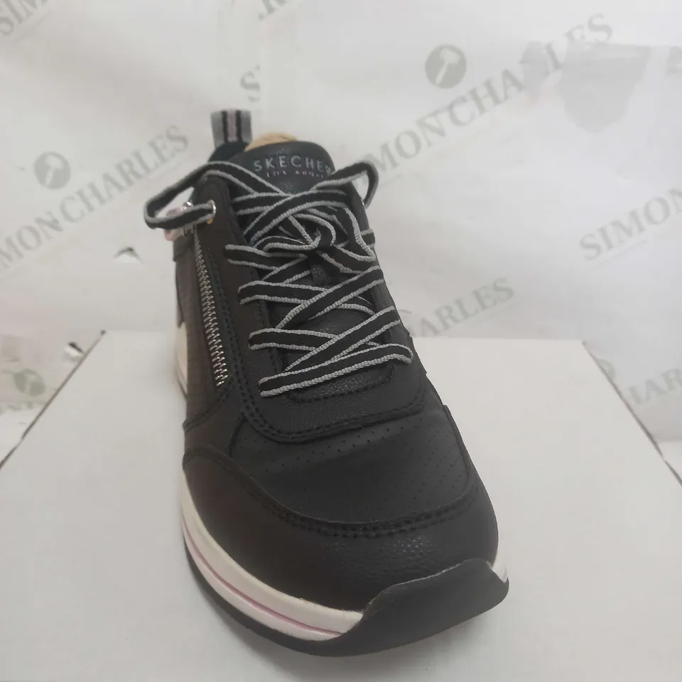 BOXED SKETCHERS BILLION BLACK TRAINERS SIZE 5