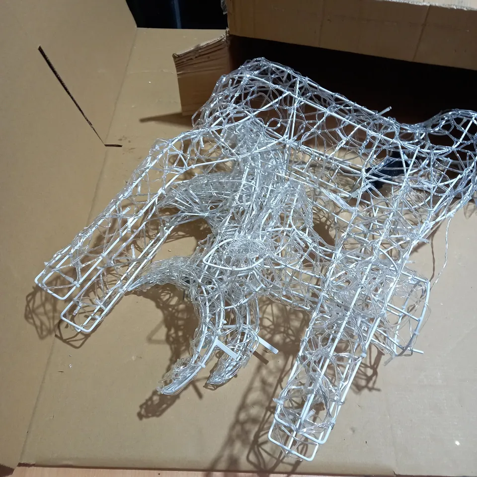 FESTIVE INDOOR/OUTDOOR PRE LIT REINDEER 