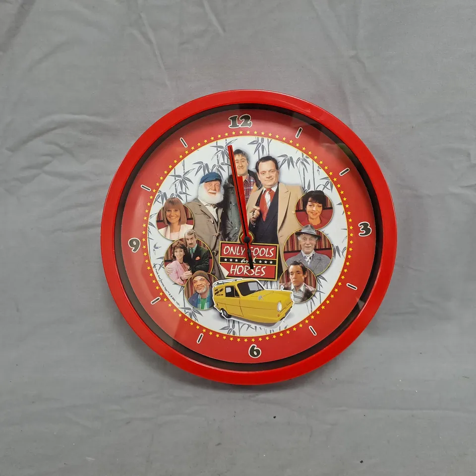 ONLY FOOLS AND HORSES WALL CLOCK – RED ROUND CLOCK WITH CAST COLLAGE