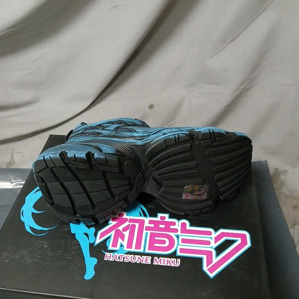 KOI HATSUNE MIKE MEGA CHUNKY TRAINER BLACK BOXED UK SIZE 3 (US SIZE 5)
