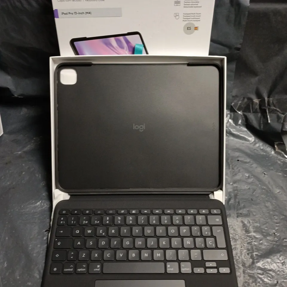 LOGI COMBO TOUCH KEYBOARD CASE FOR IPAD PRO 11-INCH – BLACK - SPANISH KEYBOARD