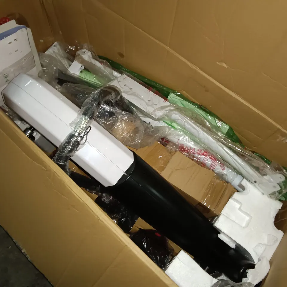 REEBOK JET 100 CROSS TRAINER IN WHITE  RRP £620