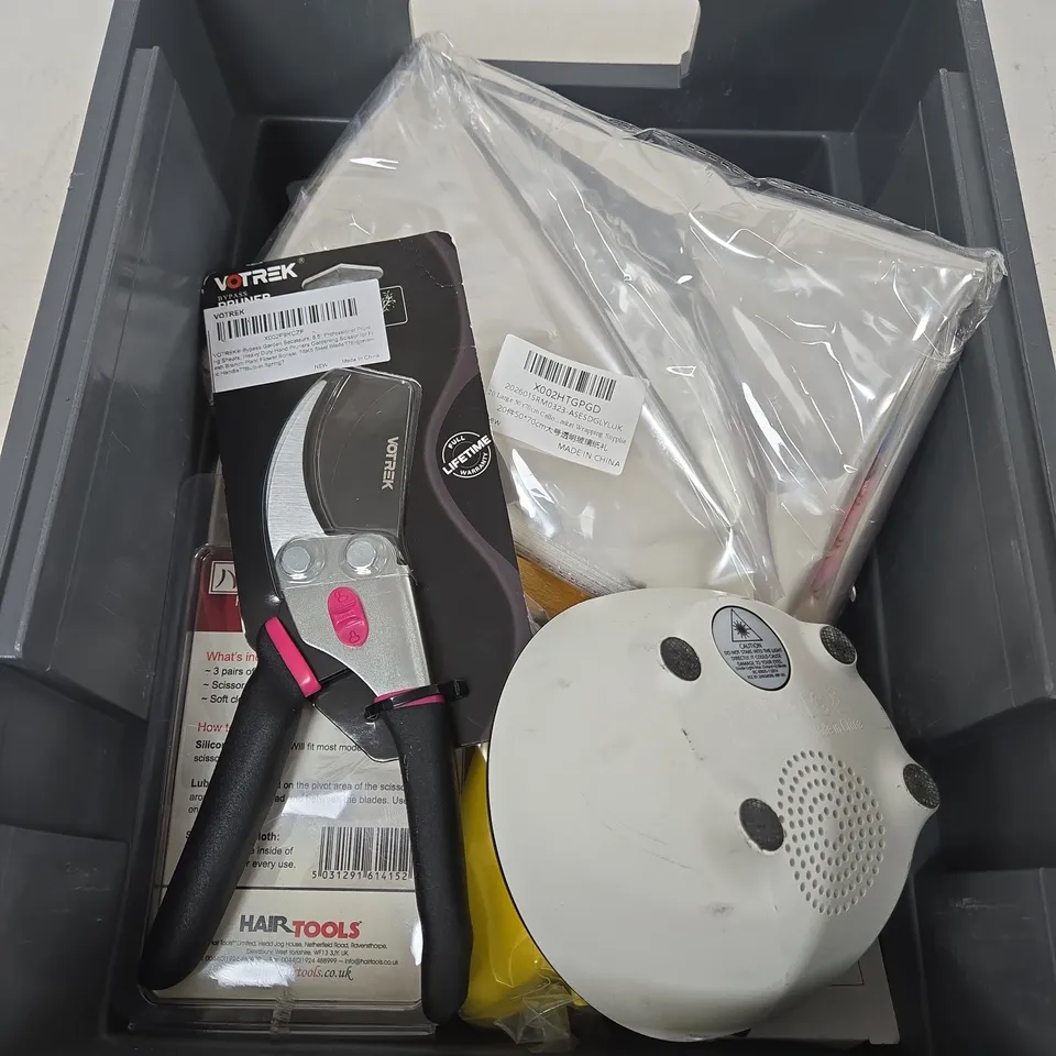 APPROXIMATELY 10 ASSORTED HOUSEHOLD PRODUCTS TO INCLUDE GARDEN TOOL, LED LIGHT, CARE KIT ETC