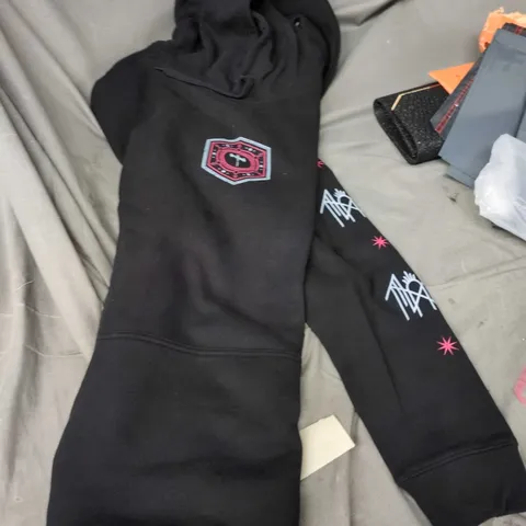 BLACK HOODIE WITH BACK GEOMETRIC PRINT AND CHEST CREST PATCH SLEEP TOK