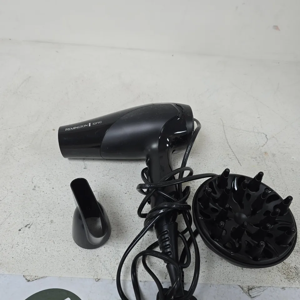 REMINGTON IONIC DRY 2200 HAIRDRYER WITH DIFFUSER AND CONCENTRATOR NOZZLE
