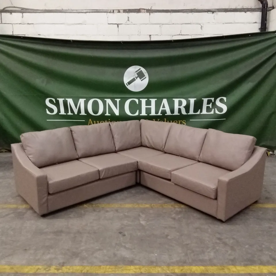 WILLOW AND HALL FYFIELD CORNER SOFA RRP £3455