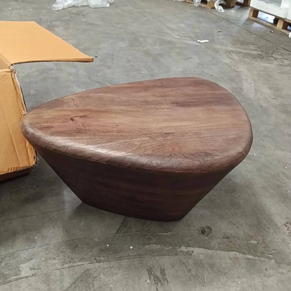 BOXED ROUSSEAU MATTEO COFFEE TABLE (1 BOX)