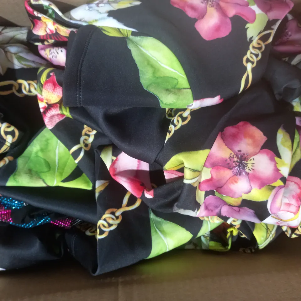 BOX OF APPROXIMATELY 15 ASSORTED CLOTHING AND FASHION ITEMS IN VARIOUS STYLES AND SIZES TO INCLUDE JOULES, RUTH LANGSFORD, FRANK USHER, ETC